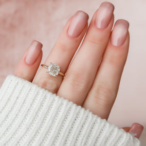 The Aline Set With A 1 Carat Cushion 18K Yellow Gold Lab Diamond