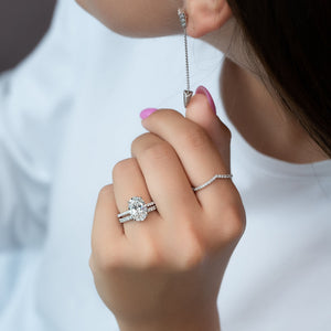 The Aline Set With A 1 Carat Oval 14K White Gold Lab Diamond