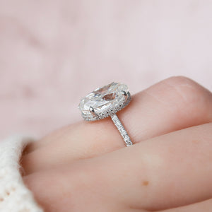 The Aline Set With A 1 Carat Oval 14K White Gold Lab Diamond