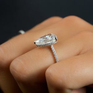 The Aline Set With A 1 Carat Pear 14K White Gold Lab Diamond