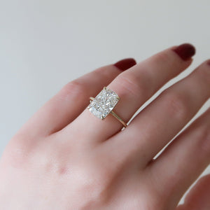 The Kamellie Set With A 1 Carat E. Cushion 14K Yellow Gold Lab Diamond