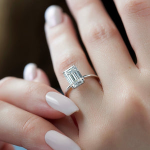 The Kamellie Set With A 2 Carat Emerald 18K White Gold Lab Diamond