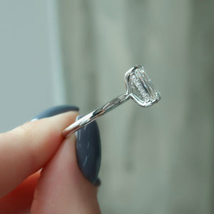 The Kamellie Set With A 2.5 Carat Emerald 18K White Gold Lab Diamond