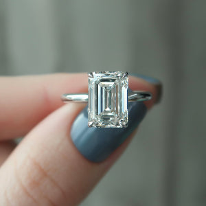 The Kamellie Set With A 3 Carat Emerald 18K White Gold Lab Diamond