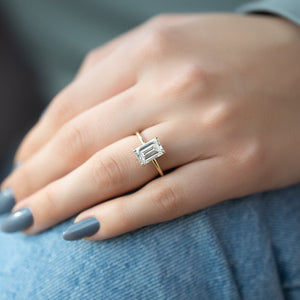 The Kamellie Set With A 2 Carat Emerald 18K Yellow Gold Lab Diamond