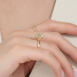 The Kamellie Set  With A 3.5 Carat Emerald 18K Yellow Gold Moissanite