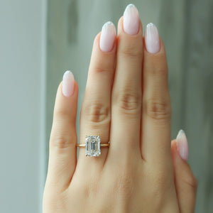 The Kamellie Set With A 1.5 Carat Emerald 18K Yellow Gold Lab Diamond