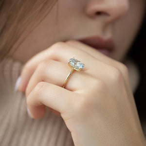 The Kamellie Set  With A 2.5 Carat Oval 18K Yellow Gold Moissanite