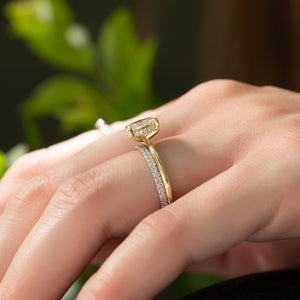 The Kamellie Set  With A 2.5 Carat Oval 18K Yellow Gold Moissanite