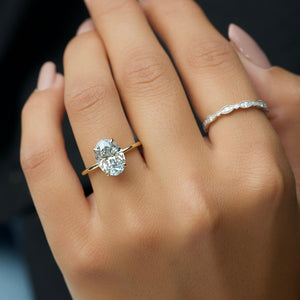 The Kamellie Set  With A 2.5 Carat Oval 18K Yellow Gold Moissanite