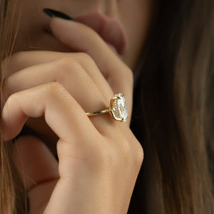 The Kamellie Set  With A 2.5 Carat Oval 18K Yellow Gold Moissanite