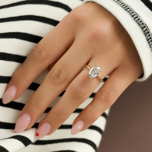 The Kamellie Set  With A 2.5 Carat Oval 18K Yellow Gold Moissanite