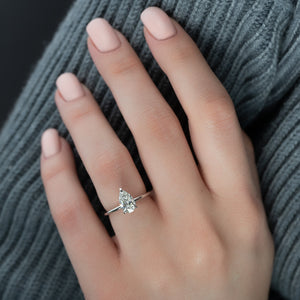 The Kamellie Set  With A 2.5 Carat Pear 18K White Gold Moissanite