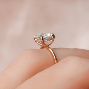 The Kamellie Set With A 1 Carat Round 14K Rose Gold Lab Diamond