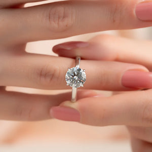 The Kamellie Set With A 2.5 Carat Radiant 18K Yellow Gold Lab Diamond