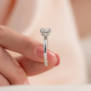 The Kamellie Set With A 1 Carat E. Cushion 18K Yellow Gold Lab Diamond