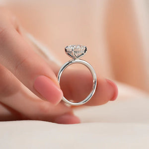 The Kamellie Set With A 1.5 Carat Radiant 18K Yellow Gold Lab Diamond