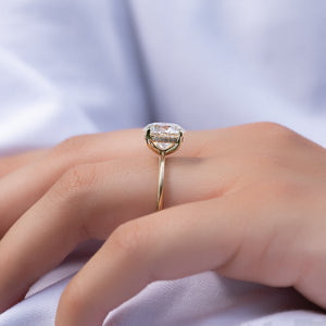The Kamellie Set  With A 1.5 Carat Round 18K Yellow Gold Moissanite
