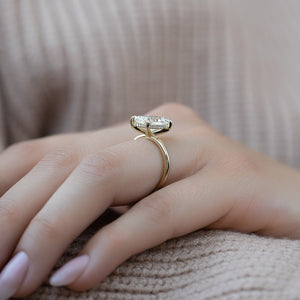 The Kamellie Set  With A 2.5 Carat Radiant 18K Yellow Gold Moissanite