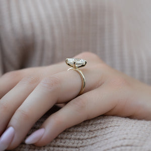 The Kamellie Set With A 1 Carat Radiant 14K Yellow Gold Lab Diamond