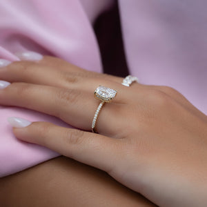 The Pave Kamellie Set  With A 1 Carat E. Cushion 18K Yellow Gold Moissanite