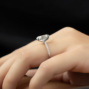 The Kamellie Set With A 1 Carat Oval 14K White Gold Lab Diamond