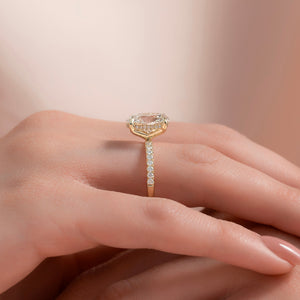 The Kamellie Set With A 1 Carat Oval 18K Yellow Gold Lab Diamond