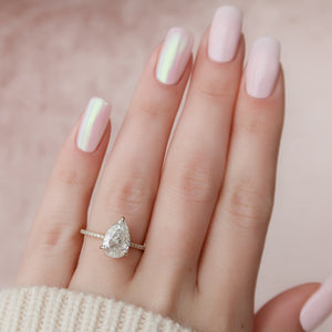 The Kamellie Set With A 1 Carat Pear 18K Yellow Gold Lab Diamond