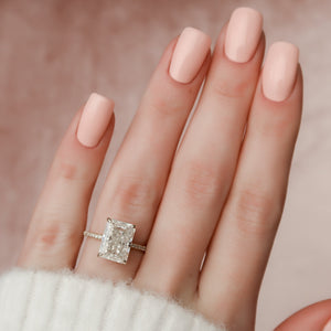 The Kamellie Set With A 1 Carat Radiant 18K Yellow Gold Lab Diamond