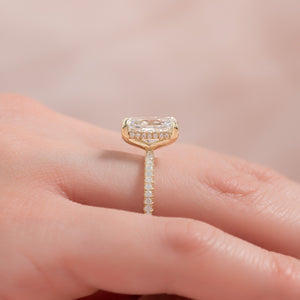 The Kamellie Set With A 1 Carat Radiant 18K Yellow Gold Lab Diamond