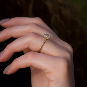 The Alice Set With A 1 Carat Emerald 18K Yellow Gold Lab Diamond