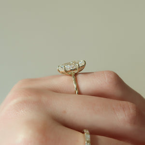 The Alice Set With A 1 Carat Marquise 18K Yellow Gold Lab Diamond