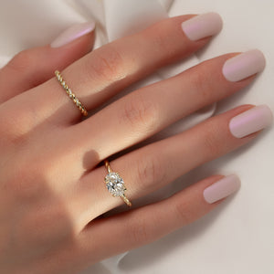 The Alice Set With A 1 Carat Oval 18K Yellow Gold Lab Diamond
