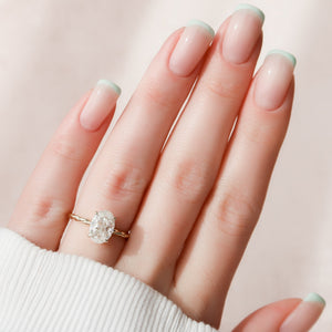 The Alice Set With A 1 Carat Oval 18K Yellow Gold Lab Diamond