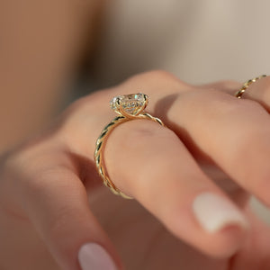 The Alice Set With A 1 Carat Oval 18K Yellow Gold Lab Diamond