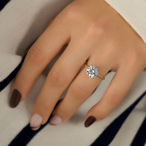 The Alice Set With A 1 Carat Round 18K Yellow Gold Lab Diamond