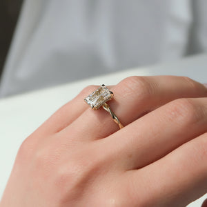 The Alice Set With A 1 Carat Radiant 18K Yellow Gold Lab Diamond
