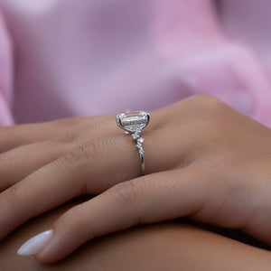The Mia Set With A 1 Carat Emerald 18K White Gold Lab Diamond