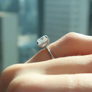 The Crown Kamellie Set  With A 4.5 Carat Cushion 18K White Gold Moissanite
