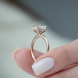 The Crown Kamellie Set  With A 2.5 Carat Emerald 14K Rose Gold Moissanite