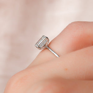 The Crown Kamellie Set  With A 2.5 Carat Emerald 14K White Gold Moissanite