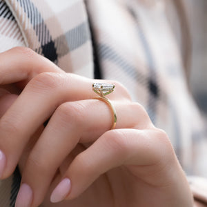 The Crown Kamellie Set  With A 2.5 Carat Emerald 14K Yellow Gold Moissanite