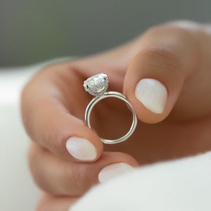 The Crown Kamellie Set  With A 2.5 Carat Oval 14K White Gold Moissanite