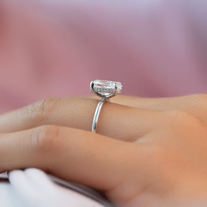 The Crown Kamellie Set  With A 2.5 Carat Oval 14K White Gold Moissanite