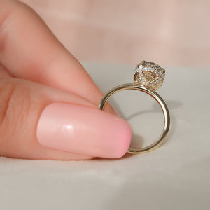 The Crown Kamellie Set  With A 2.5 Carat Oval 18K Yellow Gold Moissanite