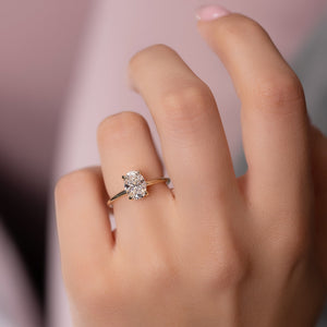 The Crown Kamellie Set  With A 2.5 Carat Oval 18K Yellow Gold Moissanite