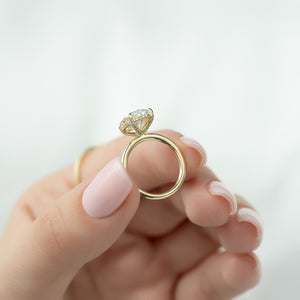 The Crown Kamellie Set  With A 2.5 Carat Oval 18K Yellow Gold Moissanite