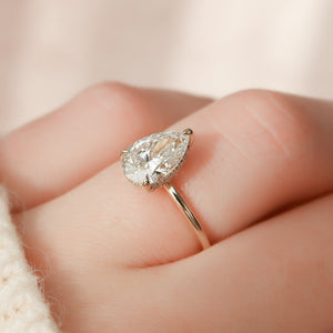 The Crown Kamellie Set  With A 2.5 Carat Pear 14K Yellow Gold Moissanite