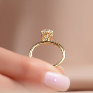 The Crown Kamellie Set  With A 2.5 Carat Pear 14K Yellow Gold Moissanite