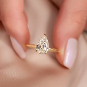 The Crown Kamellie Set  With A 2.5 Carat Pear 14K Yellow Gold Moissanite